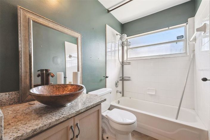 Image No.18-4 Bed House for sale