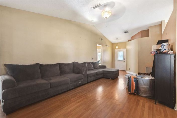 Image No.3-4 Bed Property for sale