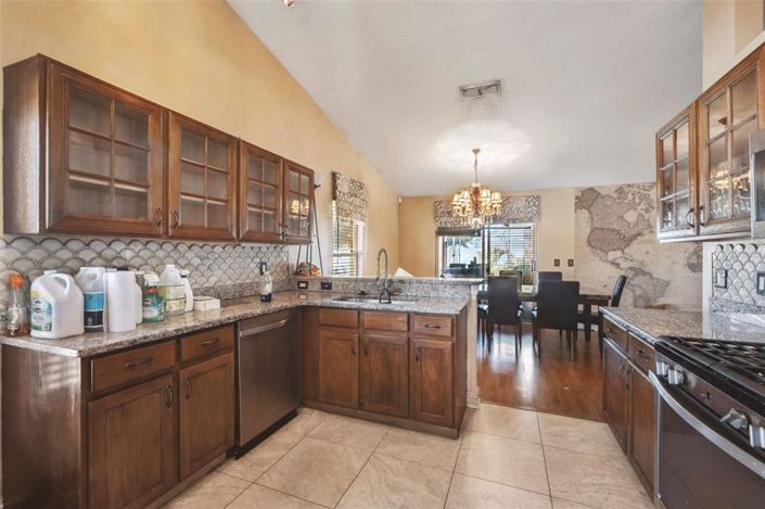 Image No.6-4 Bed House for sale