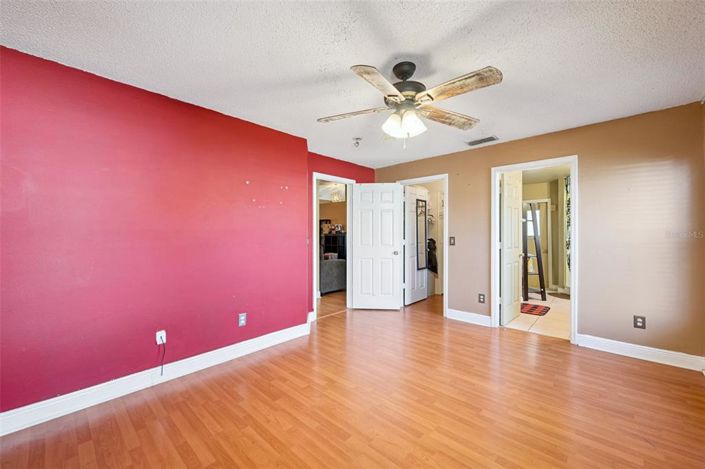 Image No.9-4 Bed Property for sale