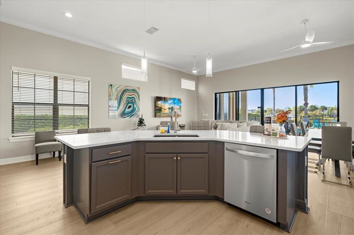 Image No.22-5 Bed Property for sale