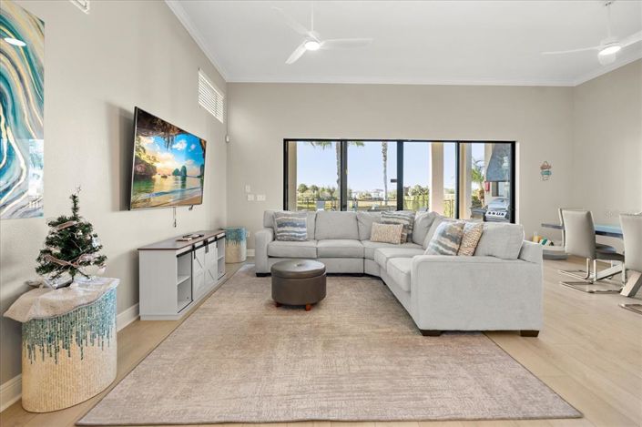 Image No.25-5 Bed House for sale