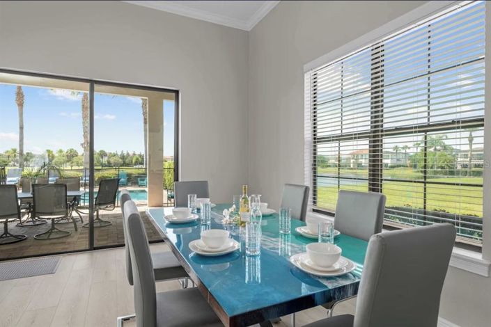 Image No.27-5 Bed Property for sale