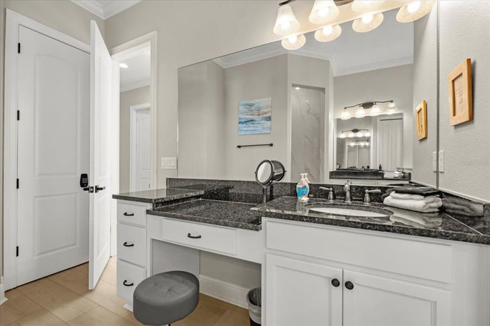 Image No.43-5 Bed Property for sale