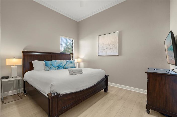 Image No.60-5 Bed House for sale