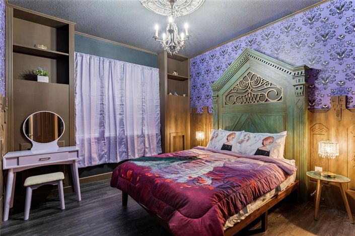 Image No.22-5 Bed Property for sale