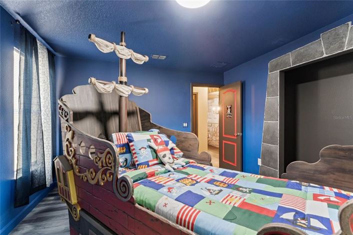 Image No.9-5 Bed Property for sale