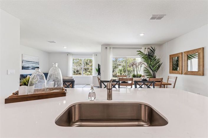 Image No.15-Propriété de 4 chambres à vendre à États-Unis