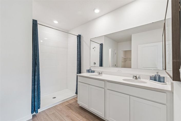 Image No.28-Propriété de 4 chambres à vendre à États-Unis