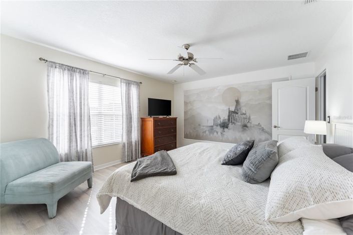 Image No.2-4 Bed Townhouse for sale