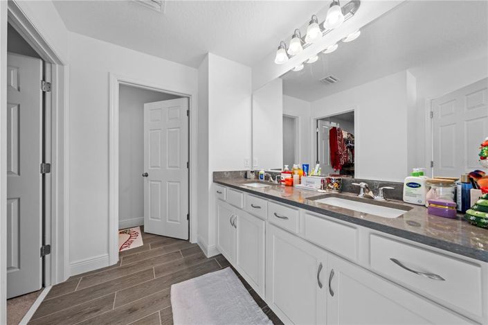 Image No.20-Propriété de 5 chambres à vendre à États-Unis