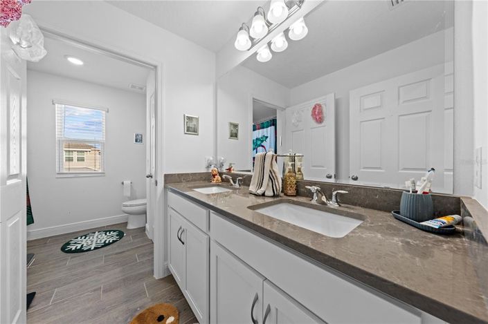 Image No.7-Propriété de 5 chambres à vendre à États-Unis