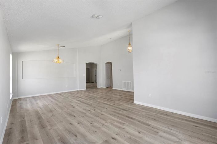 Image No.6-Propriété de 4 chambres à vendre à Kissimmee