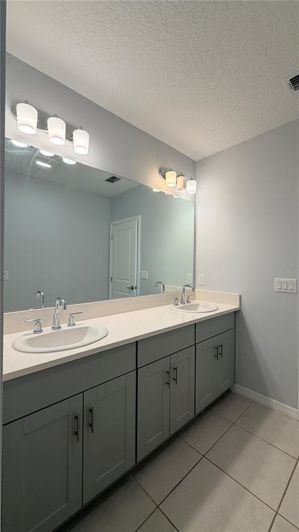 Image No.23-Propriété de 4 chambres à vendre à États-Unis