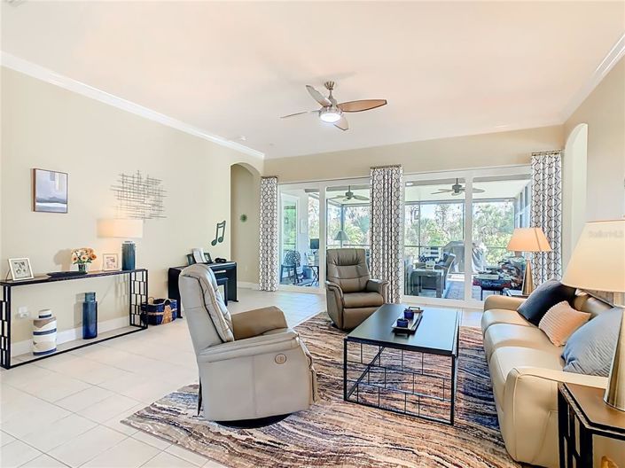 Image No.18-3 Bed House for sale