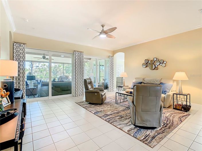 Image No.19-3 Bed House for sale