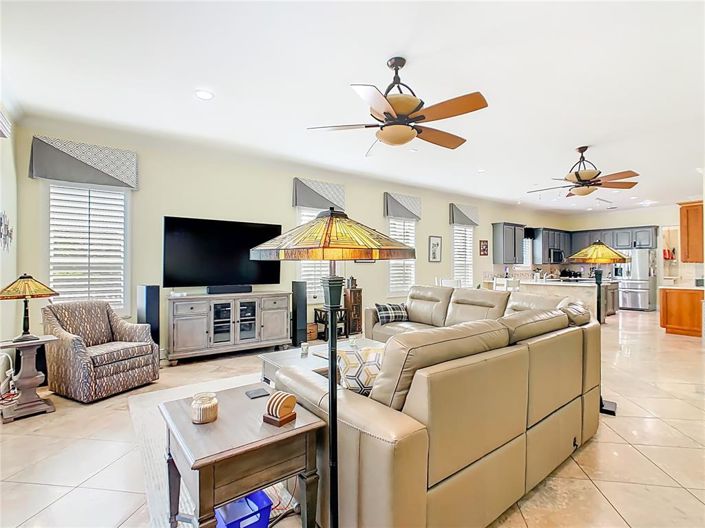 Image No.24-3 Bed Property for sale