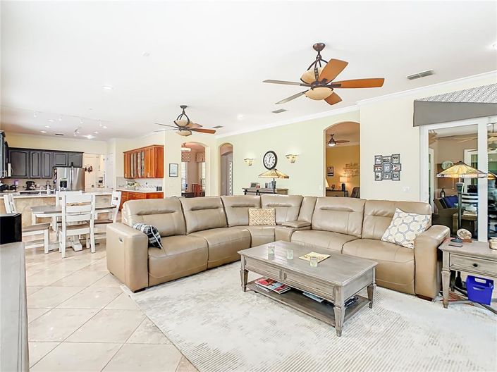 Image No.25-3 Bed Property for sale