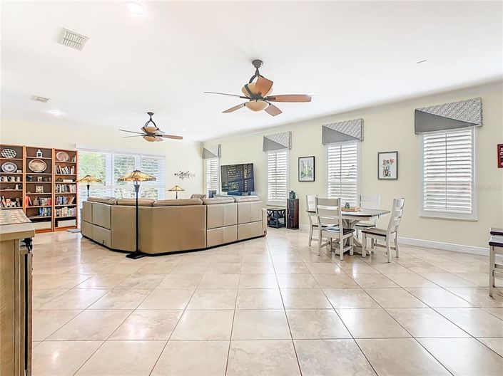 Image No.36-3 Bed Property for sale