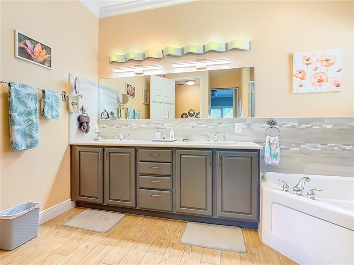 Image No.50-3 Bed Property for sale