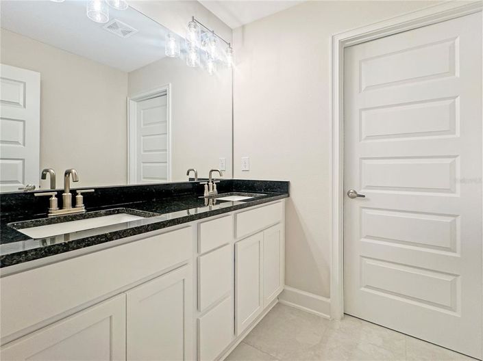 Image No.15-4 Bed Property for sale