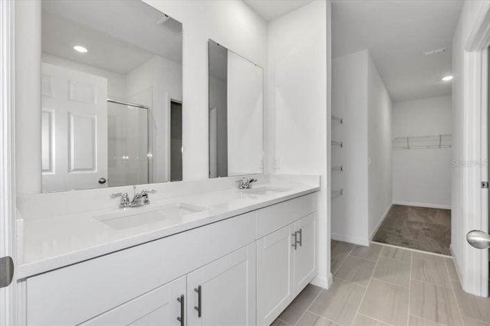 Image No.14-Propriété de 4 chambres à vendre à États-Unis