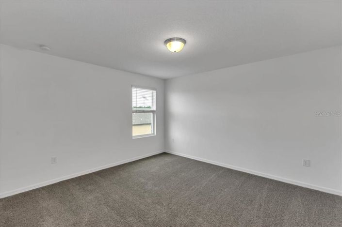 Image No.4-Propriété de 4 chambres à vendre à États-Unis