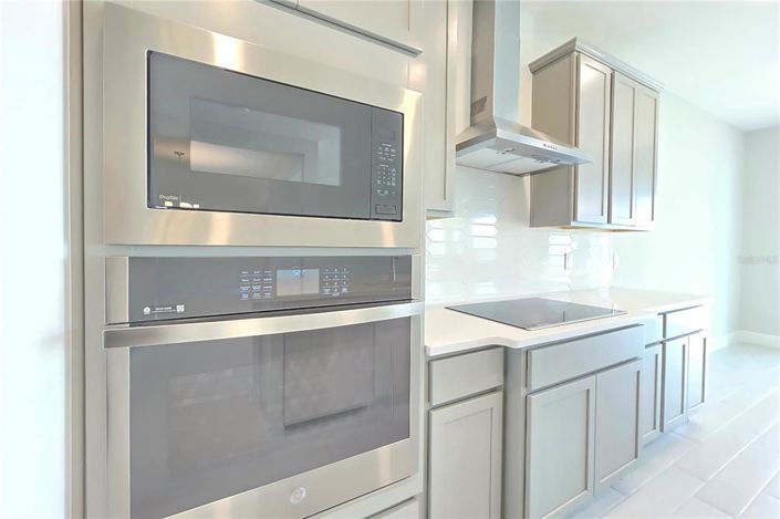 Image No.12-5 Bed Property for sale