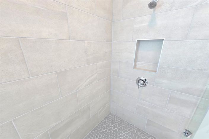 Image No.21-5 Bed Property for sale