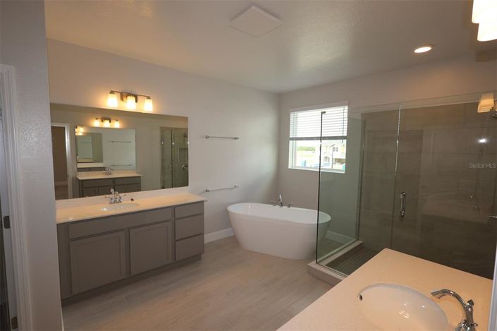 Image No.38-5 Bed Property for sale