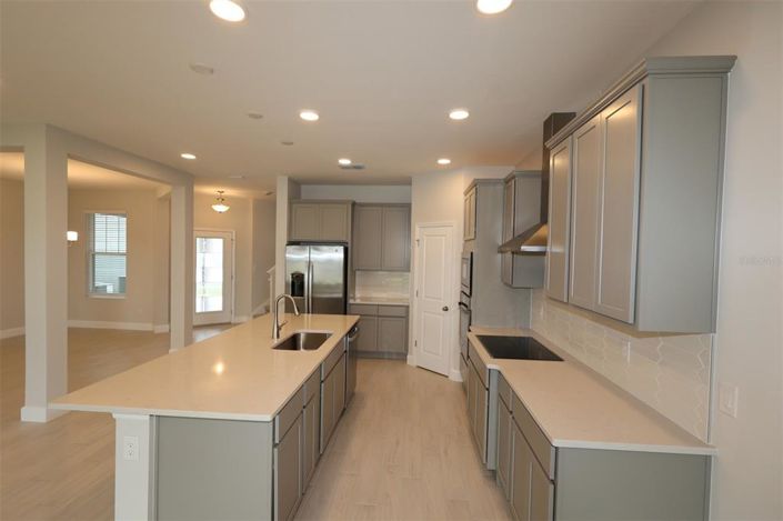 Image No.8-5 Bed Property for sale