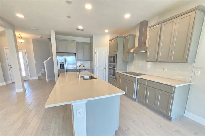 Image No.9-5 Bed Property for sale