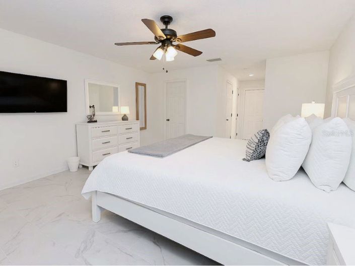 Image No.6-3 Bed Property for sale