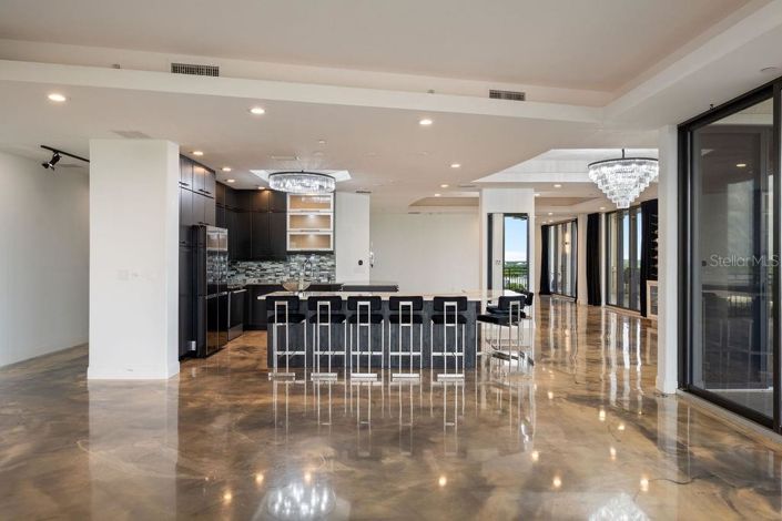 Image No.17-4 Bed Property for sale