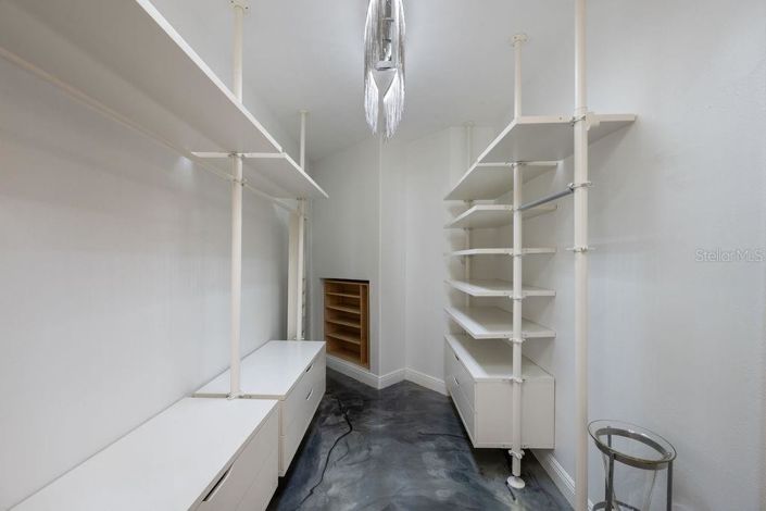 Image No.35-4 Bed Property for sale