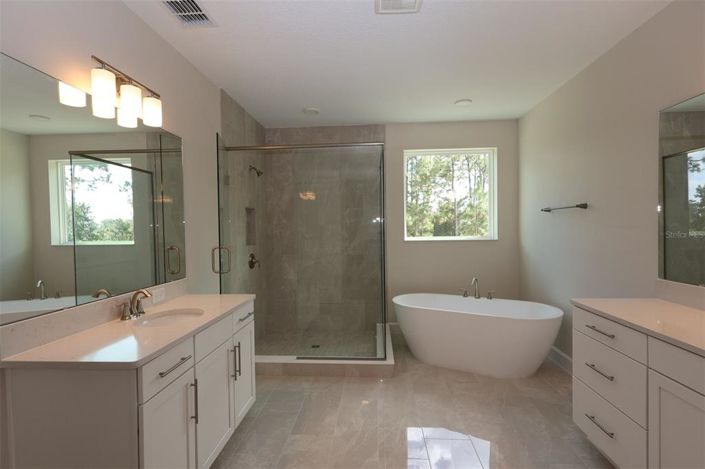 Image No.7-5 Bed Property for sale