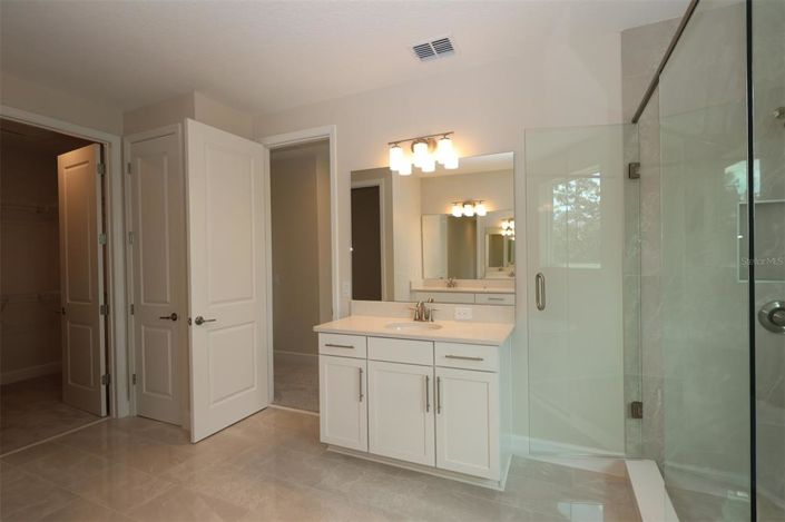 Image No.8-5 Bed Property for sale