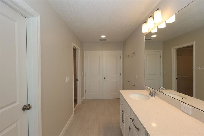 Image No.41-Propriété de 4 chambres à vendre à États-Unis