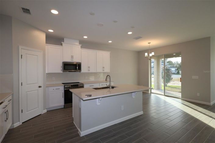 Image No.10-3 Bed Property for sale