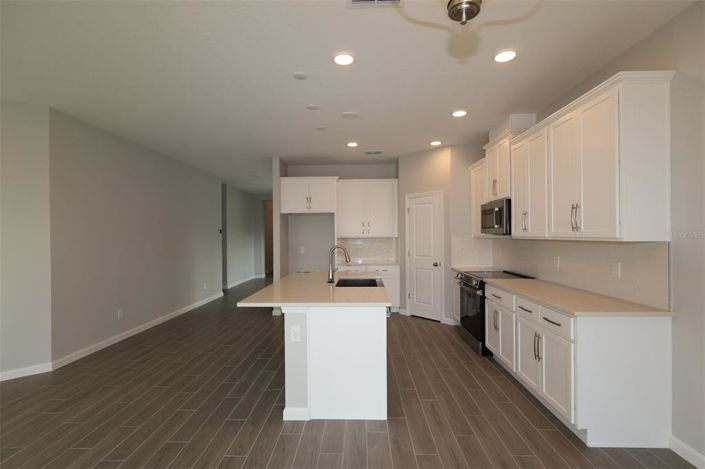 Image No.5-3 Bed Property for sale