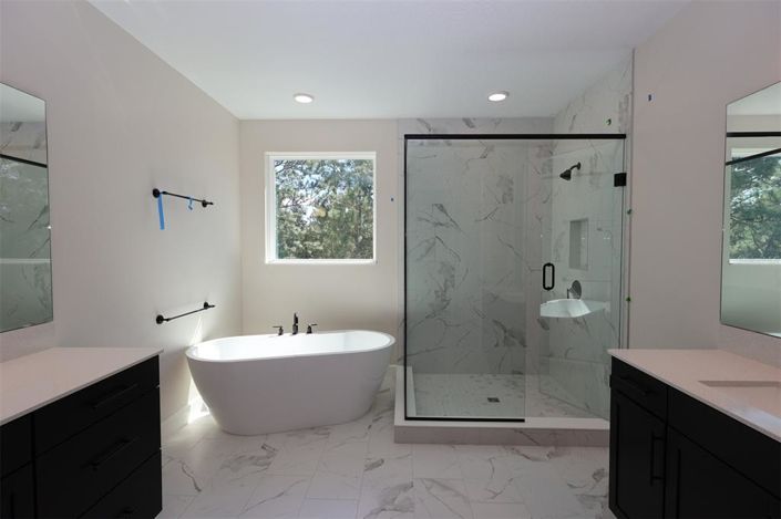 Image No.12-5 Bed Property for sale