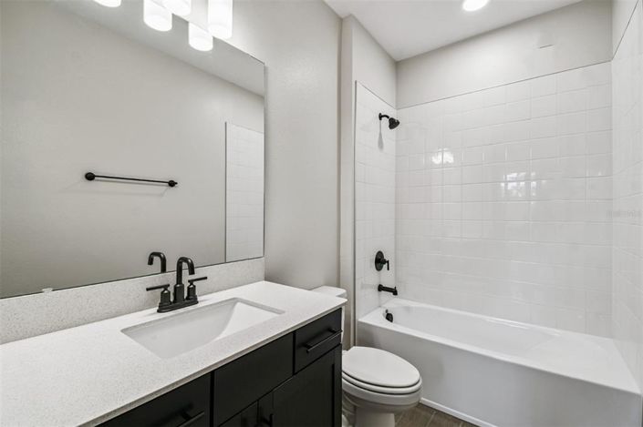 Image No.20-5 Bed Property for sale