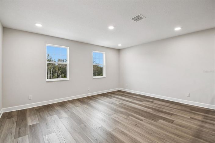 Image No.23-5 Bed Property for sale