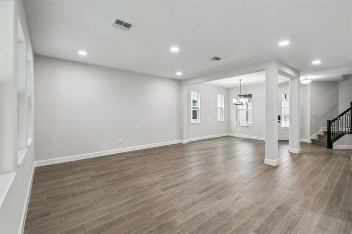 Image No.32-5 Bed Property for sale