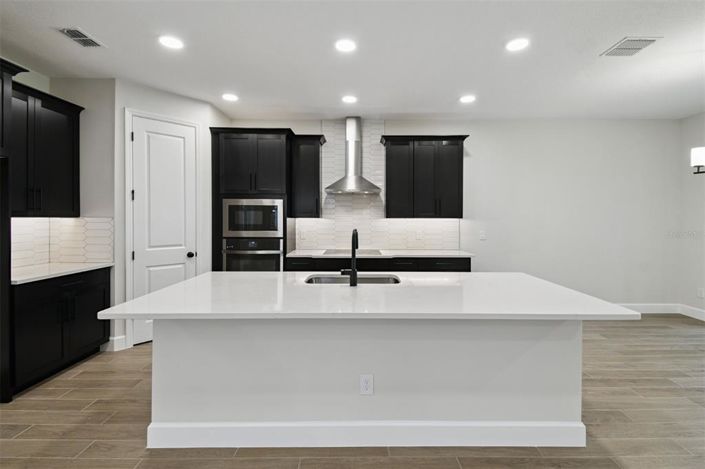 Image No.4-5 Bed Property for sale