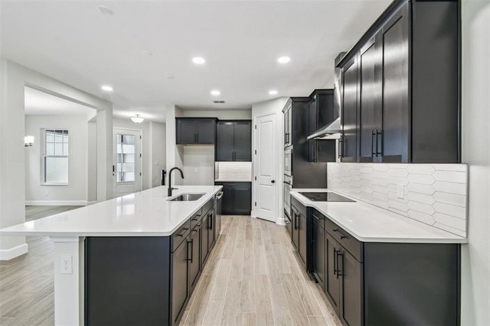 Image No.6-5 Bed Property for sale