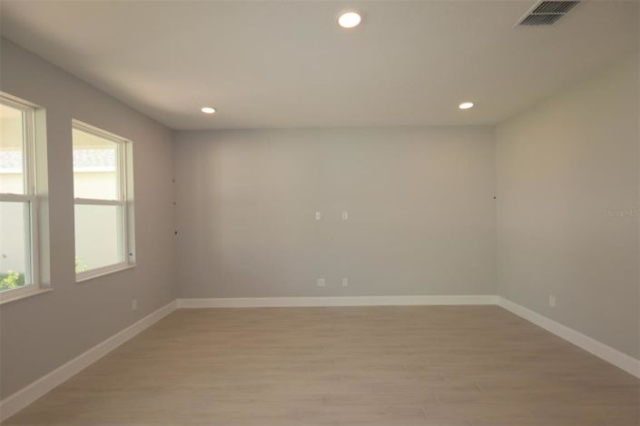 Image No.18-Propriété de 4 chambres à vendre à États-Unis