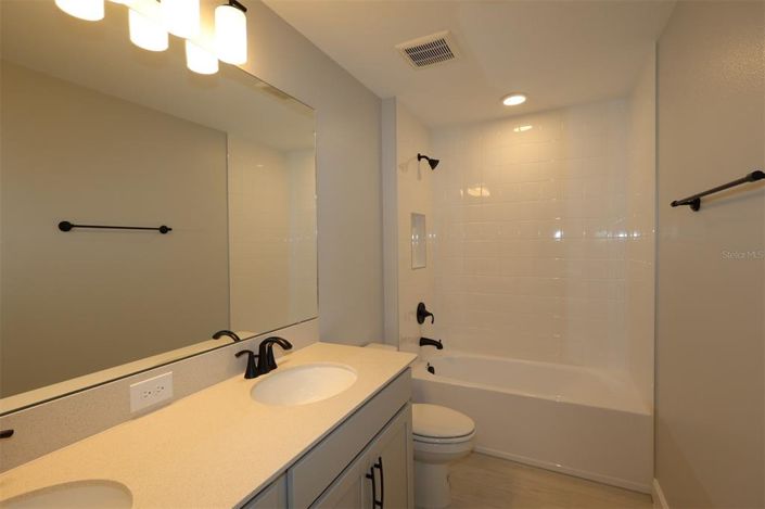 Image No.48-Propriété de 4 chambres à vendre à États-Unis