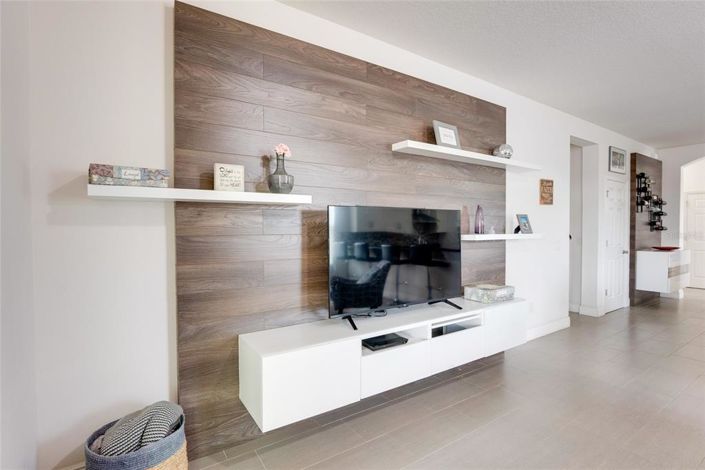 Image No.13-5 Bed Property for sale