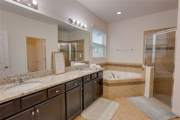 Image No.20-5 Bed Property for sale